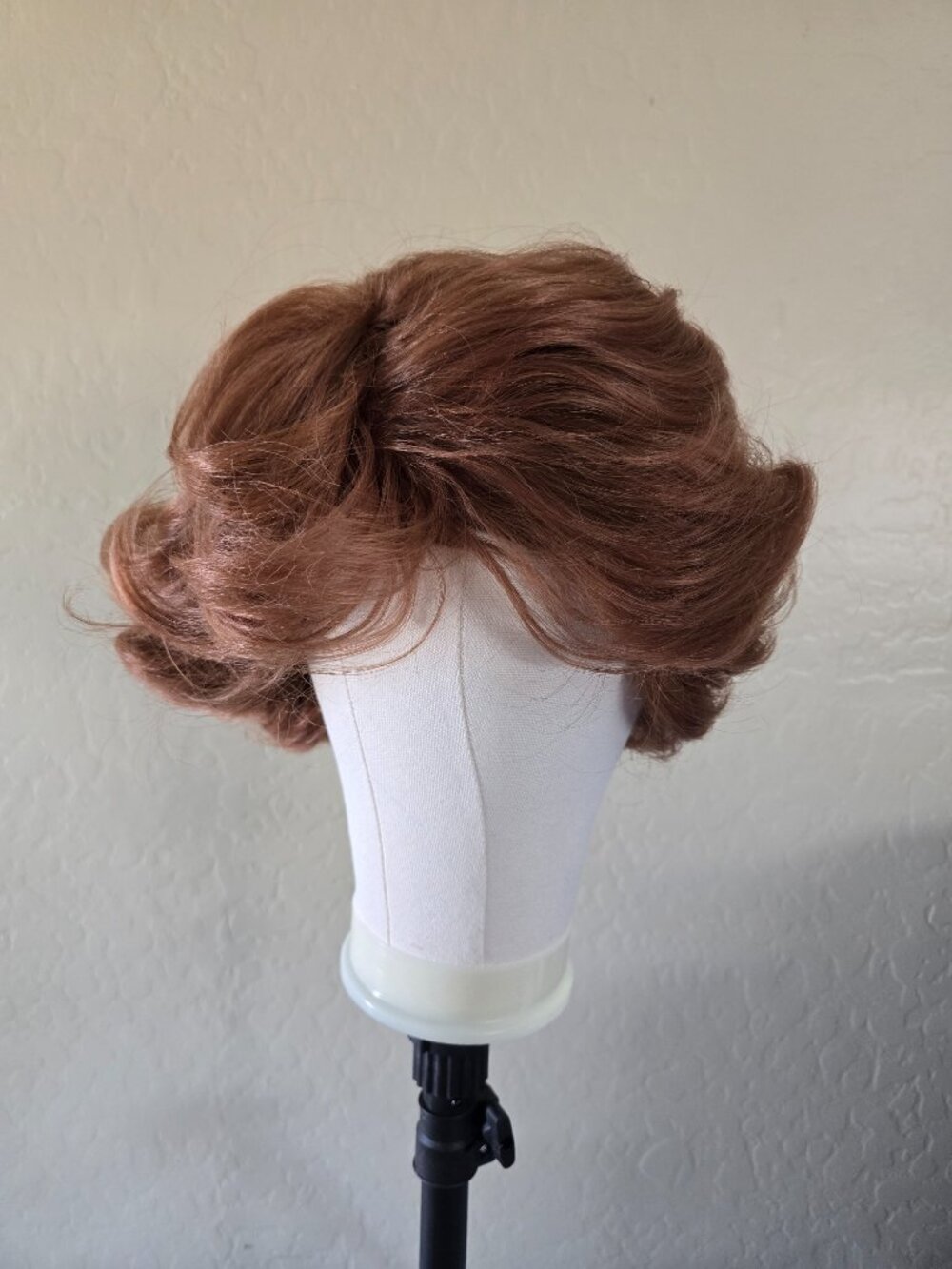 Ginger Short Wavy Wigs with Bangs N2568